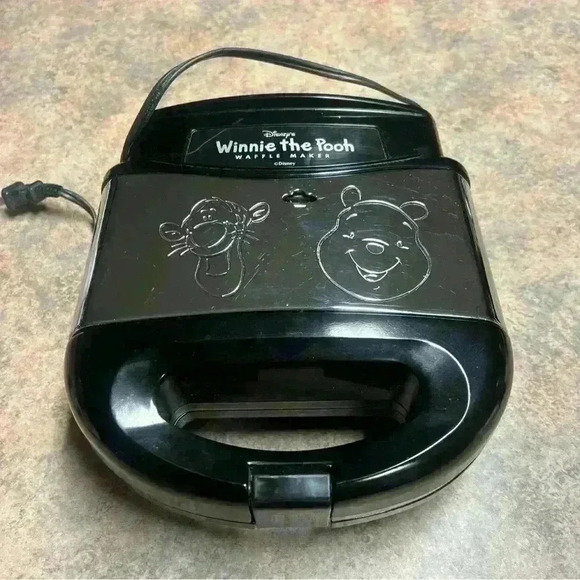 Villaware Disney Winnie the Pooh & Tigger Waffler Waffle Maker Iron Works! - Picture 1 of 9